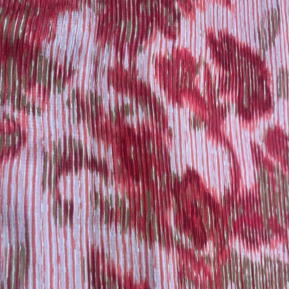 Julia Jordan Two-Tone Floral Pink Satin V-Neck Dress | Size 2 - Picture 7 of 10